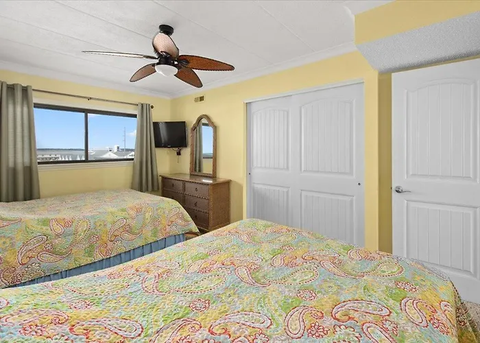 Great Views From Ocean Front 2 Bedroom In Ocean Trail! Holiday home *