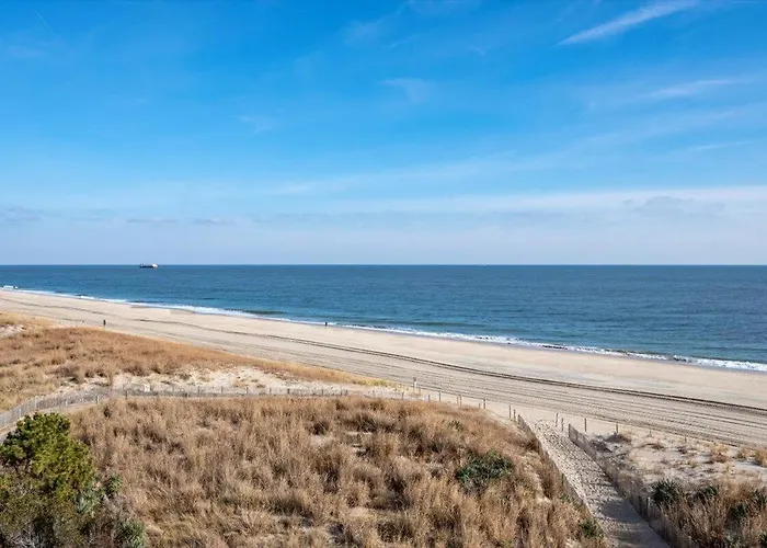 Great Views From Ocean Front 2 Bedroom In Ocean Trail! Holiday home