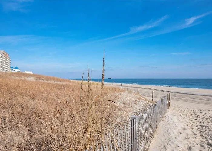 Great Views From Ocean Front 2 Bedroom In Ocean Trail! Holiday home